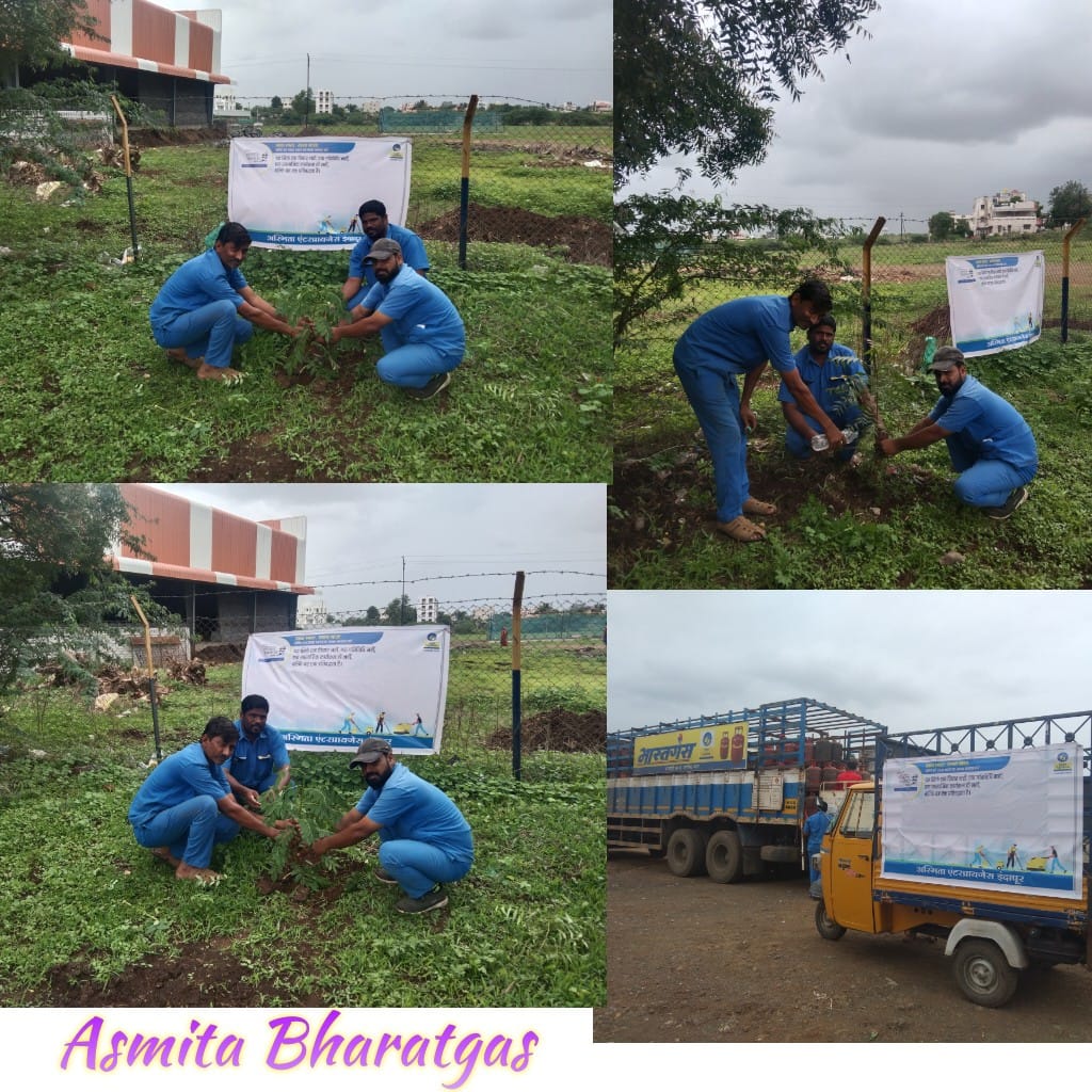 Bharatgaspune's tweet photo. Bharat Gas is committed towards Clean and Green India🌏. Tree 🌲 plantation and awareness drive by team of Asmita Bharat Gas Indapur.
#SwachhtaPakhwada
#SwachhBharat
@BPCLimited 
@BPCLLPG @Santosh72087448 @TVPANDIYAN1 @sudiptom1968 https://t.co/2nNsWx2Pd8