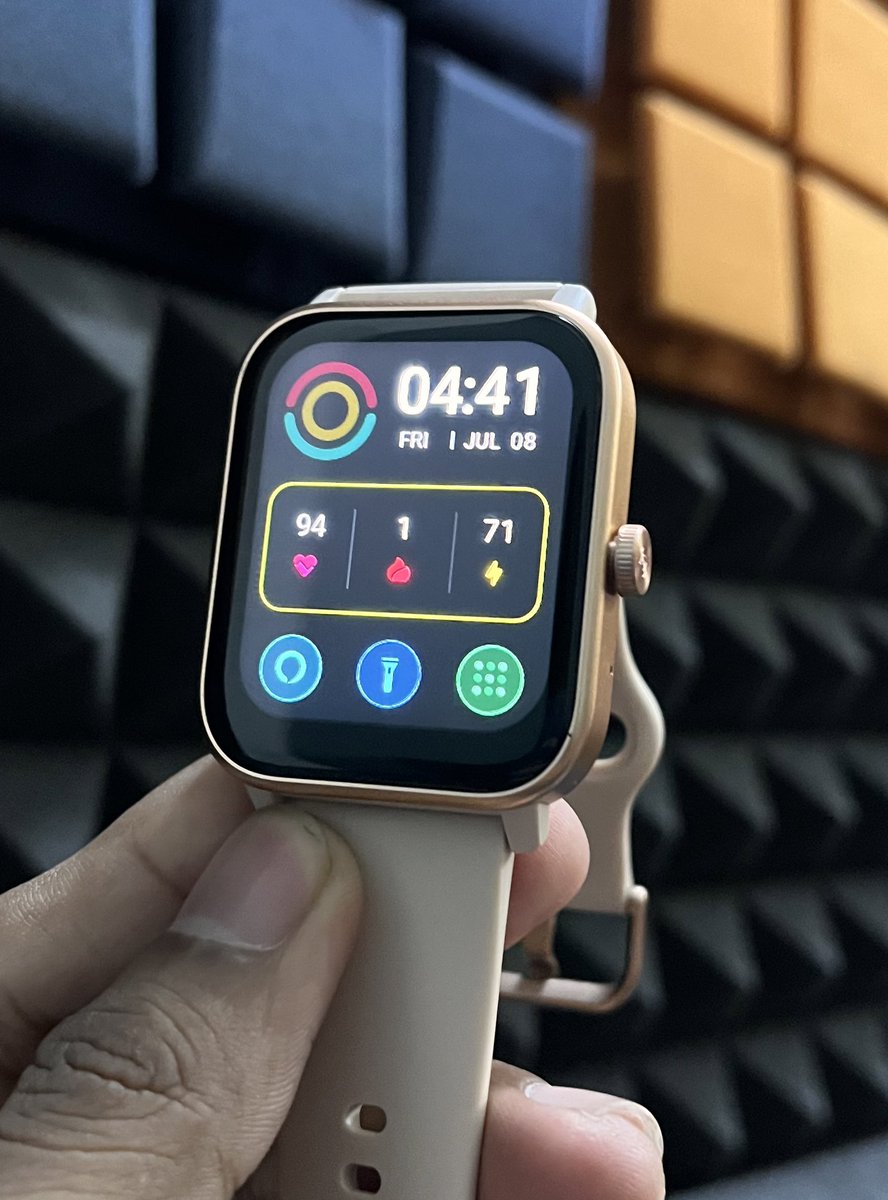 okayritik's tweet photo. This is how most “saste” smartwatch brands fool you into buying a watch that looks premium and classy in renders but is poles apart in reality. (1/3) https://t.co/t0FweALHRT