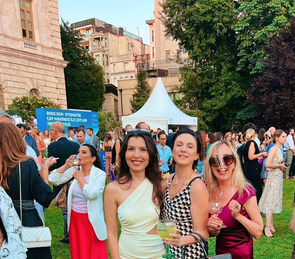 BibaJovanovic's tweet photo. Thank you @BCCT_1887 for this amazing Summer Garden Party, we all had a blast 🥂🥗🎉💃 #BCCTSGP2022 https://t.co/nRxJfKG5z9