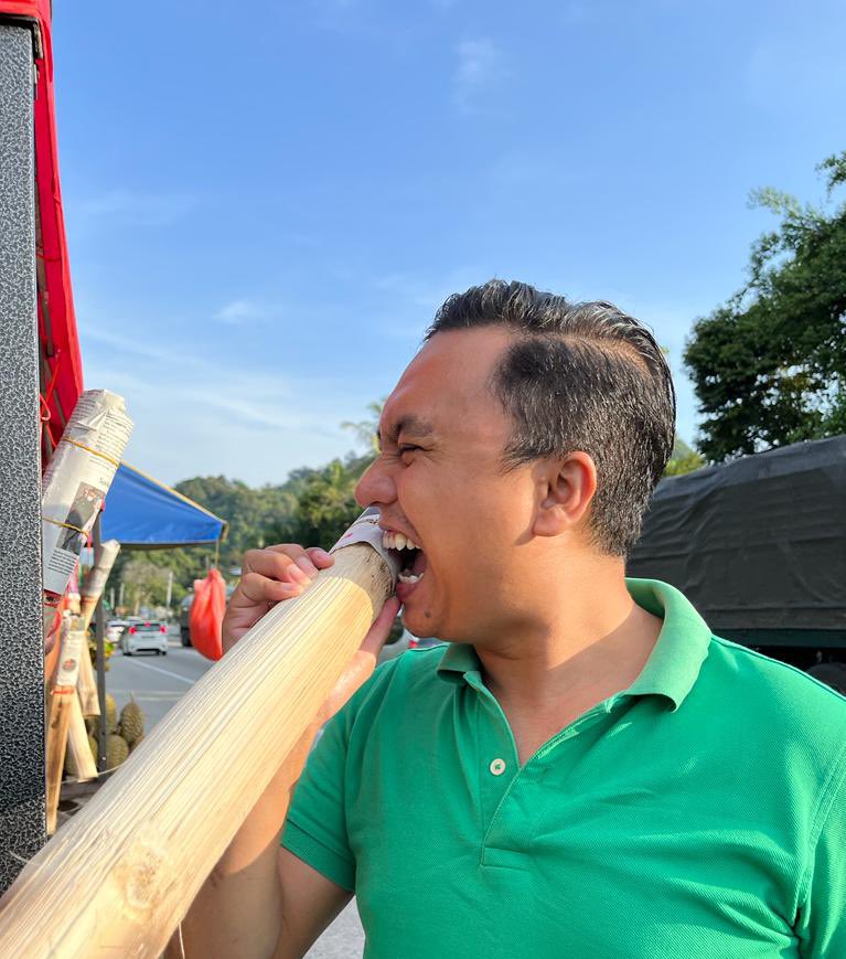 adhamsapie's tweet photo. lemang rare. mmg kena mkn dgn buluh sekali😂🤭

#kelamai https://t.co/iaA0NtACb1