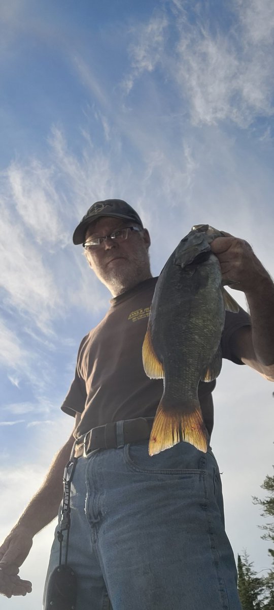 therealcorkey's tweet image. Football season on LOTW #lowrancefishing #activetarget #nestorfallsmarine #sunsetcountry #siouxnarrows