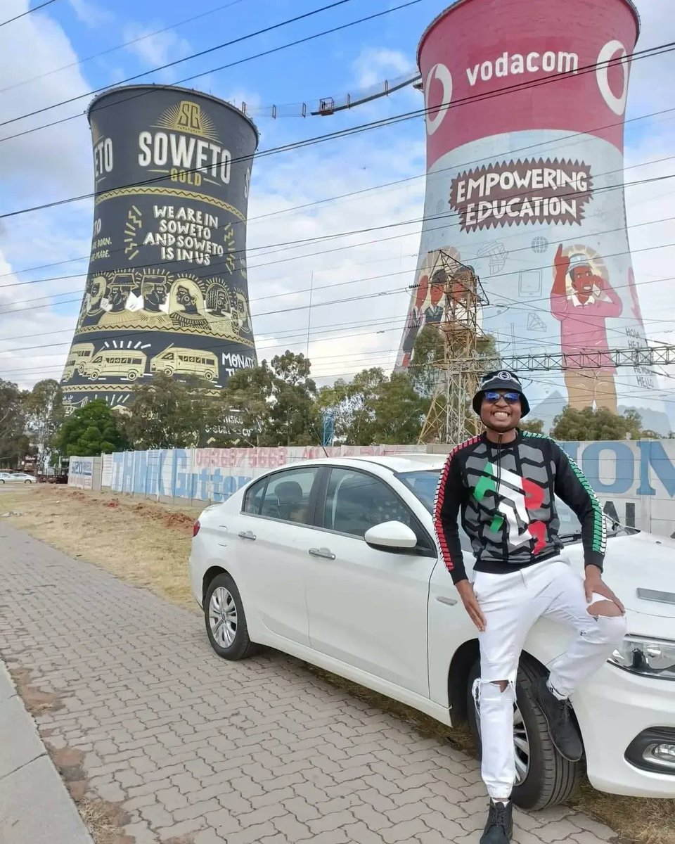 IamThapelo's tweet photo. @CapitecBankSA Celebrating travelling about in Johannesburg
#LiveBetterMoments https://t.co/TBEDKGqfsW