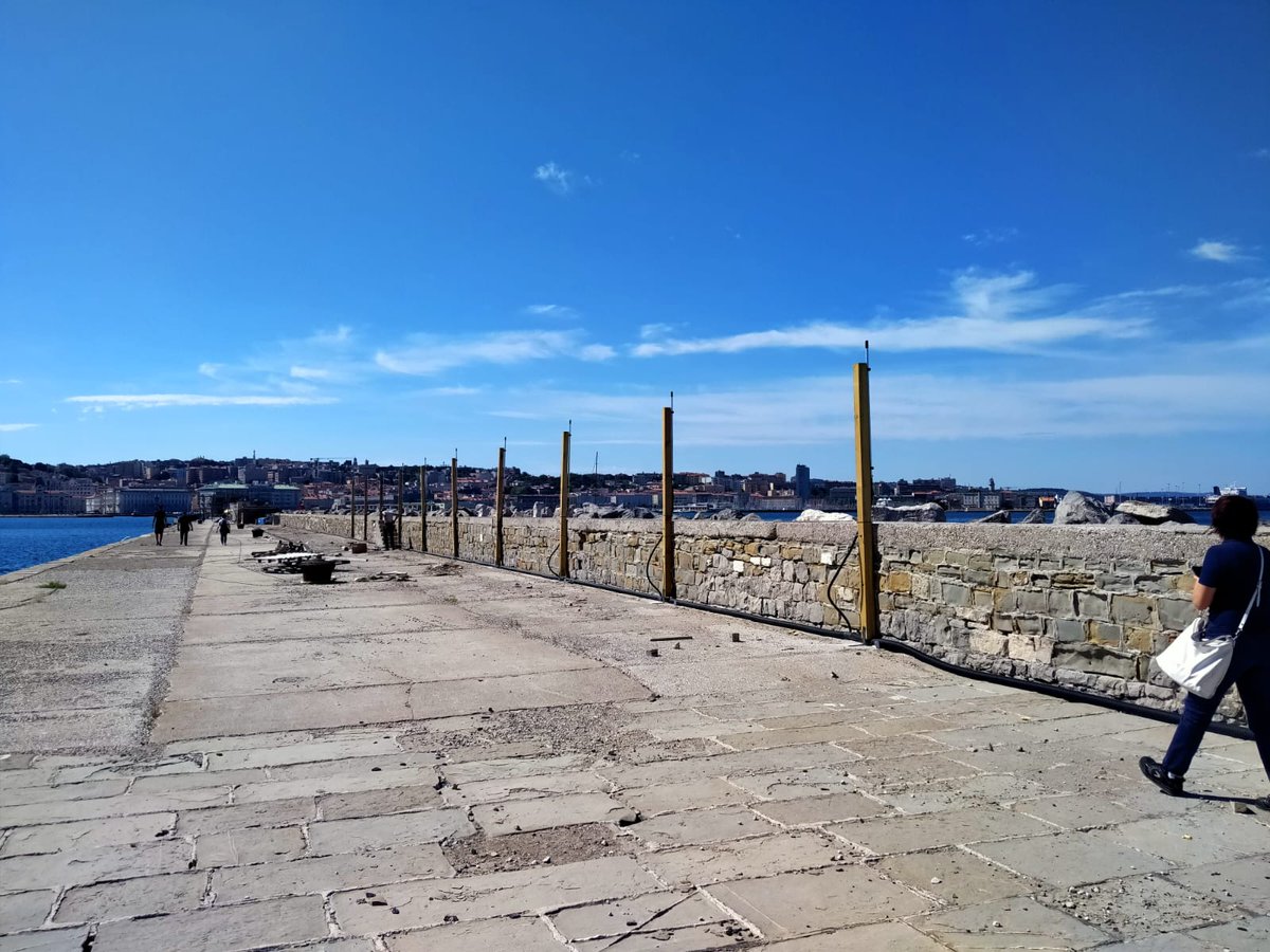ARPAFVG's tweet photo. 🌊A #Trieste si sta concludendo l'installazione del #radar marino acquisito da #ArpaFVG grazie al progetto #FIRESPILL che permetterà di migliorare il monitoraggio ambientale del golfo di #Trieste
ℹ️https://t.co/InSCwy0DGN https://t.co/zCM4UXjVBk
