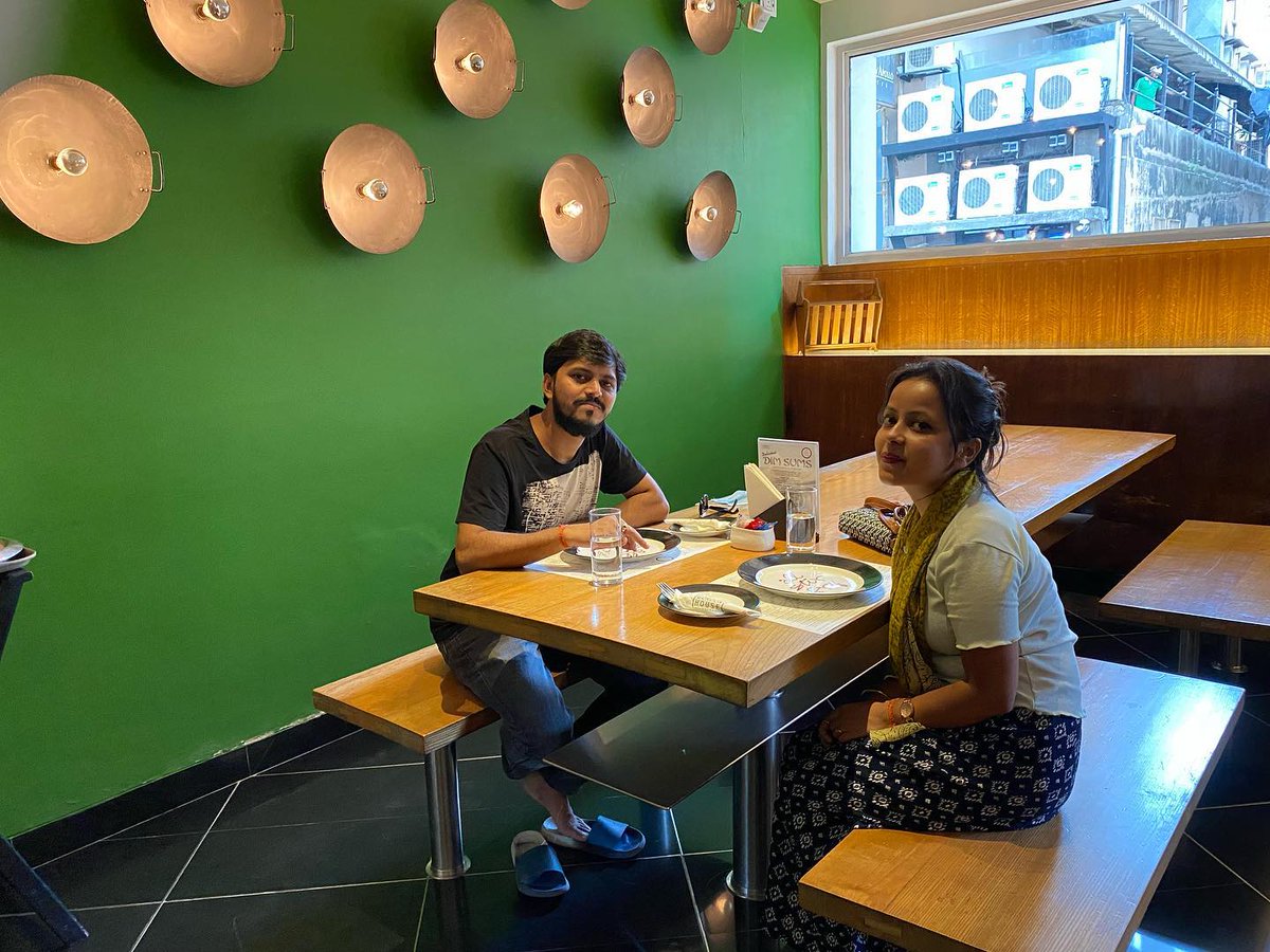 allstirfry_'s tweet photo. Life is better with friends who have the same taste in food as you do!

Tag your bestie here and remind them to meet you soon for a delightful day out! 😋😋

Picture credits: @kaasshmiri and @mrrudraa

#Mumbai #DinnerMate #fridaymood https://t.co/EyYbNksoVE