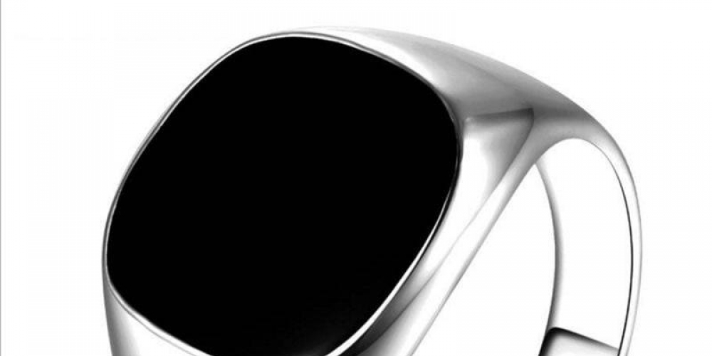 GenteelBe's tweet photo. #watchesforhim #watchesforher Classic Black Enamel Ring https://t.co/HJAca6LoDw https://t.co/NKIi4yy9tP