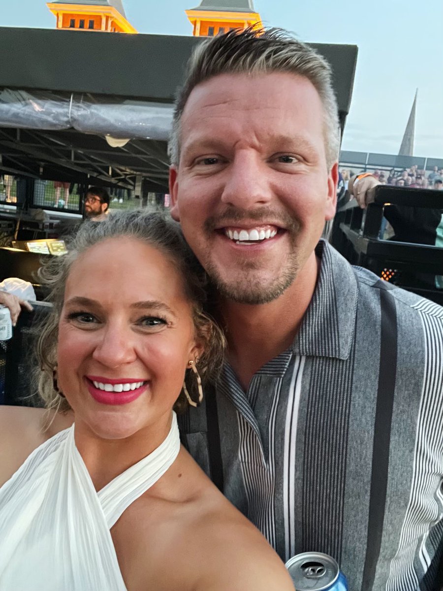 jonjononair's tweet photo. 👫 @ToriaCannon https://t.co/bazKLv5LsJ