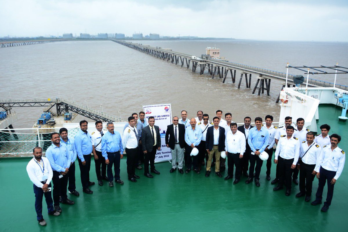 PetronetLNGLtd's tweet photo. Today, the momentous occasion of welcoming the 3000th Ship, LNGC Raahi was celebrated by #TeamPLL at its Dahej LNG Terminal. https://t.co/2O4nrqqV1i