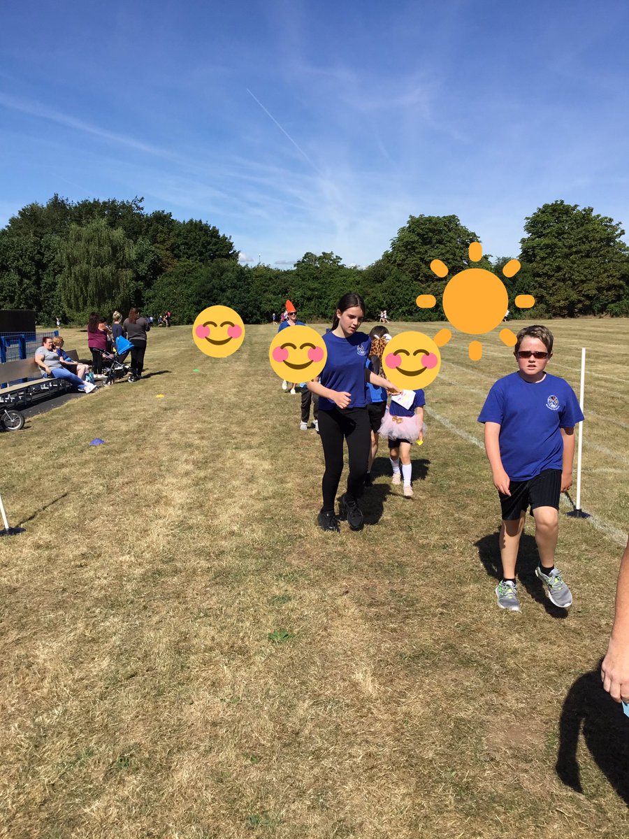 WilloughtonSch's tweet photo. A fantastic Race for Life this morning. Everyone was amazing! #raceforlife #CancerResearch #funrun https://t.co/M366nFUATX