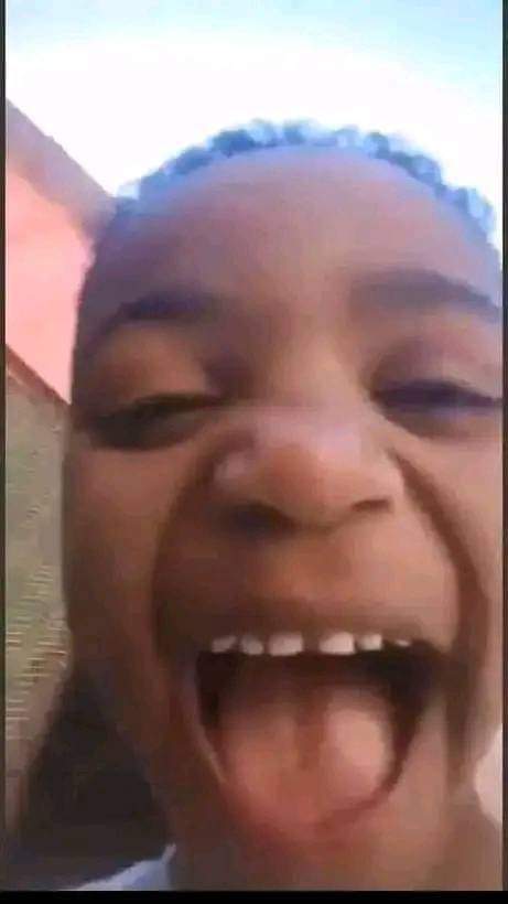 السنه كلها ياكل في لحم اخيه 

ولمن تجي الضحيه يقول ليك انا نباتي