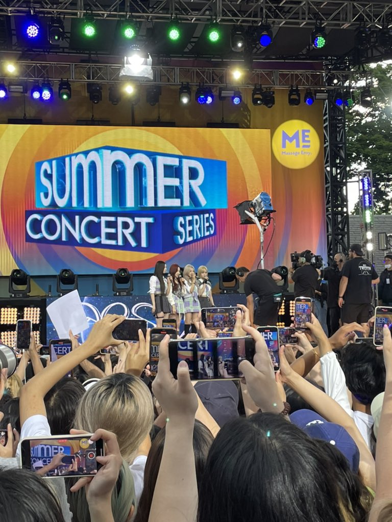 dihydration's tweet photo. #aespa #aespaOnGMA https://t.co/loF5910Fat