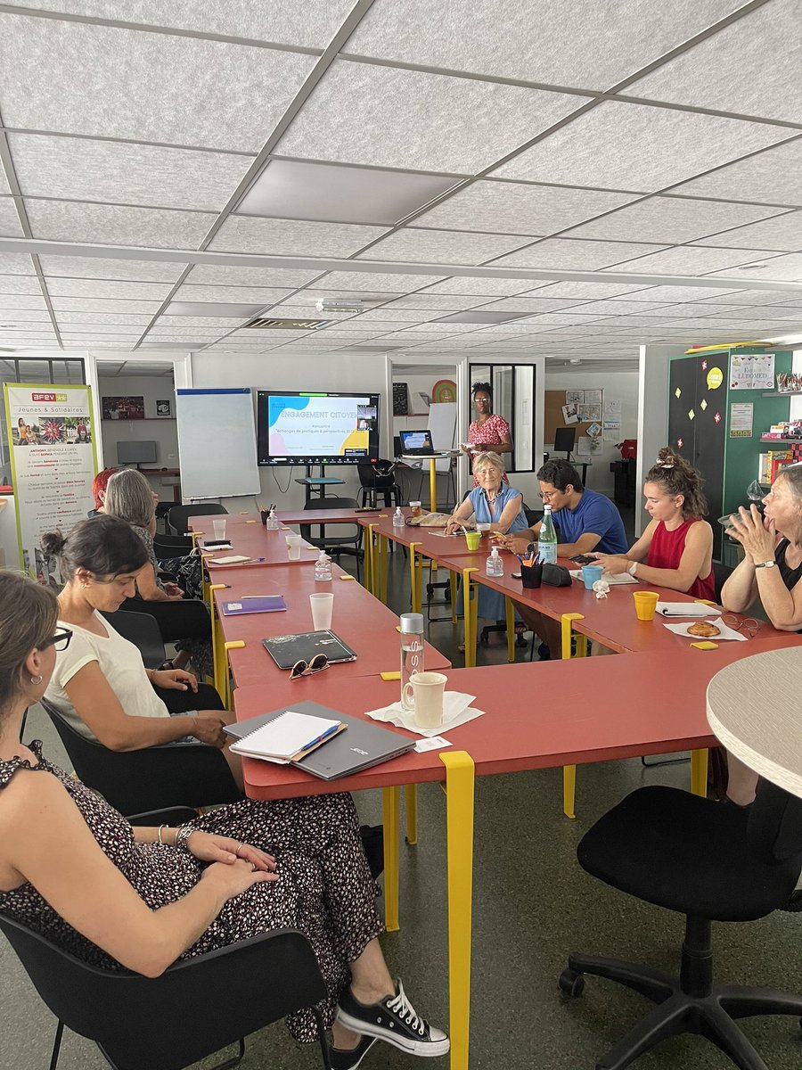 Un bilan positif et de belles perspectives pour l’accompagnement des étudiants à l’engagement citoyen. <a href="/Univ_CotedAzur/">Université Côte d'Azur</a> #engagementcenter <a href="/DavyLorans/">Davy Lorans</a> <a href="/jameskalala2/">jameskalala</a> <a href="/cochin_laetitia/">Cochin Laetitia</a>