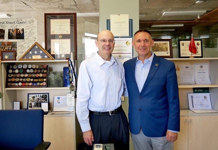 Cacttus_Sha's tweet photo. In continuation of CACTTUS Education's collaborations with educational institutions we had the honor of welcoming Mr. Gamin Russell from the University of Iowa where we discussed the possibilities of close cooperation between the Univ. of Iowa &amp; CE, as well as other projects in🇽🇰 https://t.co/1nlzYRF6dO