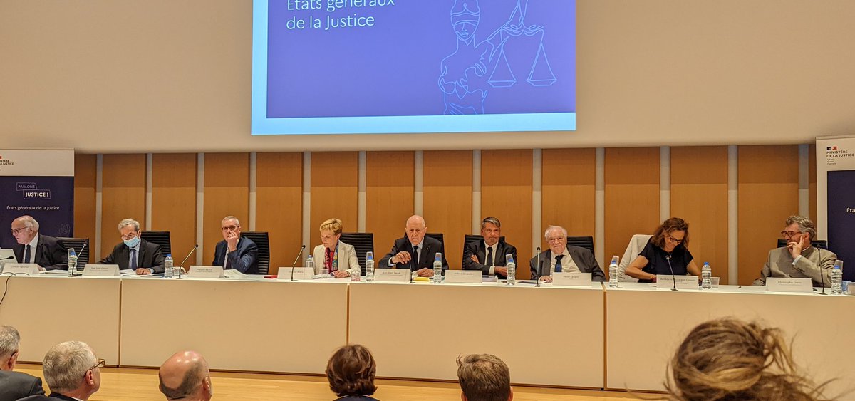 Jss_Journal's tweet photo. [EN DIRECT]
Le comité des États généraux de la Justice, présidé par Jean-Marc Sauvé présente son rapport final à la presse.
L'ancien vice-président du Conseil d'État parle d'un constat "très préoccupant".
#Justice #ÉtatsGénéraux https://t.co/6mcgm4BDCu