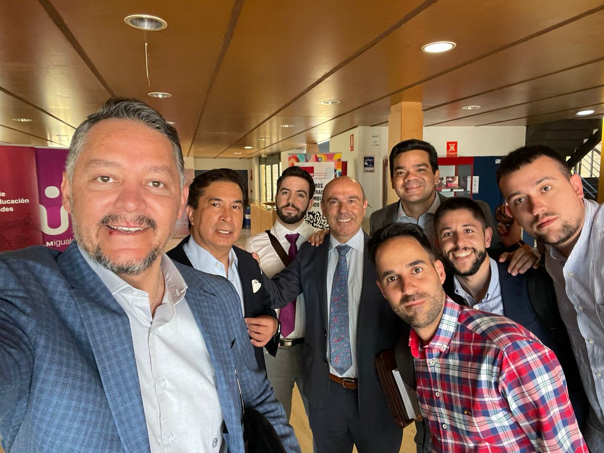 pintos_jaime's tweet photo. Ayer fue un día especial, de interesantísimas reflexiones, pero sobre todo de reencuentro con amigos y colegas a los que la distancia impedía ver desde hacía ya mucho

Uno de esos días que le dan sentido al trabajo constante

#Cuenca, cuna de conocimiento de #contrataciónpública https://t.co/oLB5h0ThTj