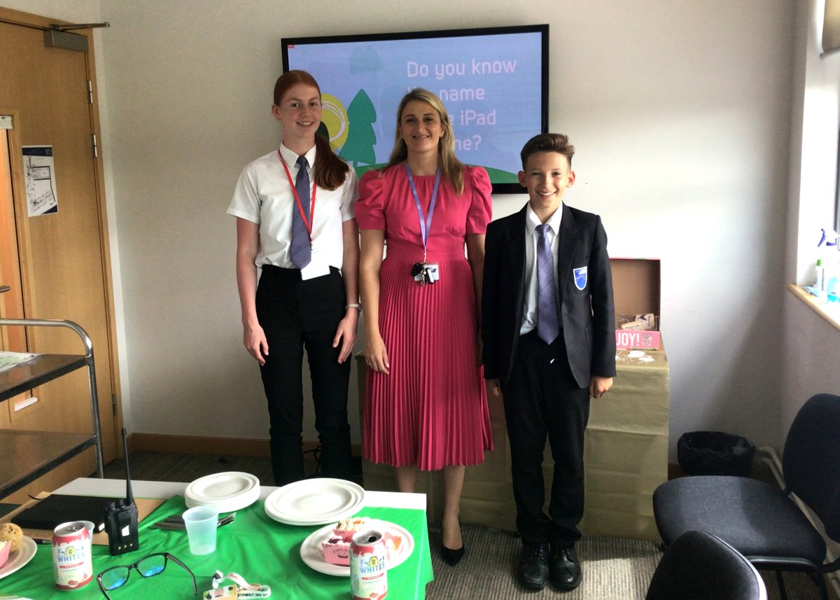 OAWintringham's tweet photo. Ms Stennett and students, Ezra McKeon and Eve Cooper are enjoying the Oasis National Student Awards this afternoon. There’s been fun music and great food to enjoy and quiz questions to play along with. #ONSA22 1/2 https://t.co/dik5F0vXpq