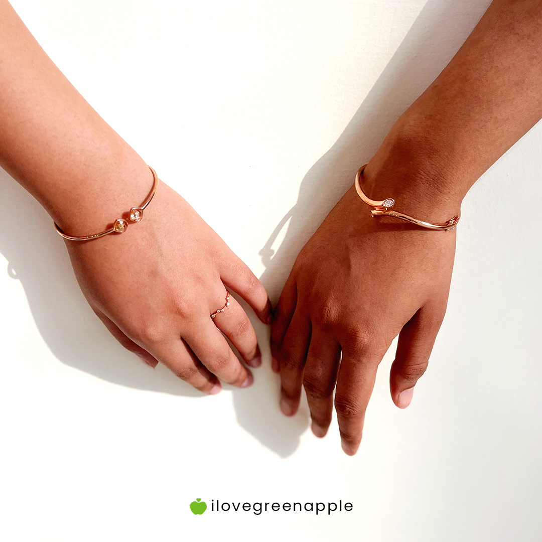 ilovegreenaple's tweet image. Some people find wrists adorned with bangles to be very romantic.

#bangles #rosegoldbangles #cuffbangles #usa #ilovegreenapple🍏