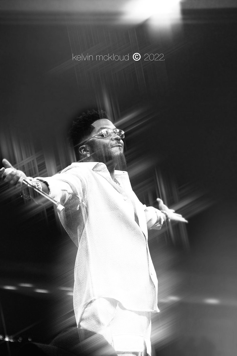 AlmvghtyCLXUDY's tweet photo. @Skiibii That’s how Star Do✨🌟 #infinixnote12 #InfinixVIPConcert https://t.co/n0g9UbT5JE