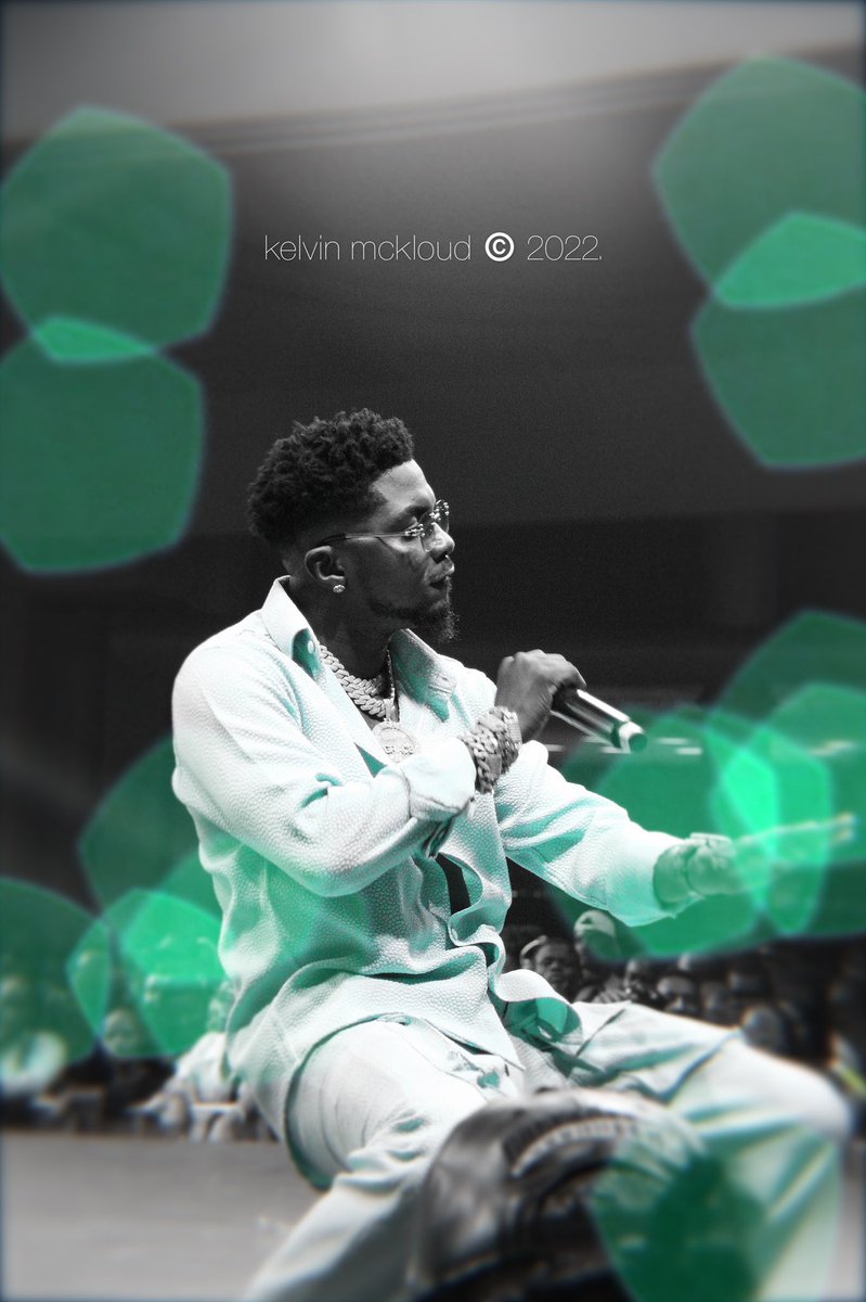 AlmvghtyCLXUDY's tweet photo. @Skiibii That’s how Star Do✨🌟 #infinixnote12 #InfinixVIPConcert https://t.co/n0g9UbT5JE