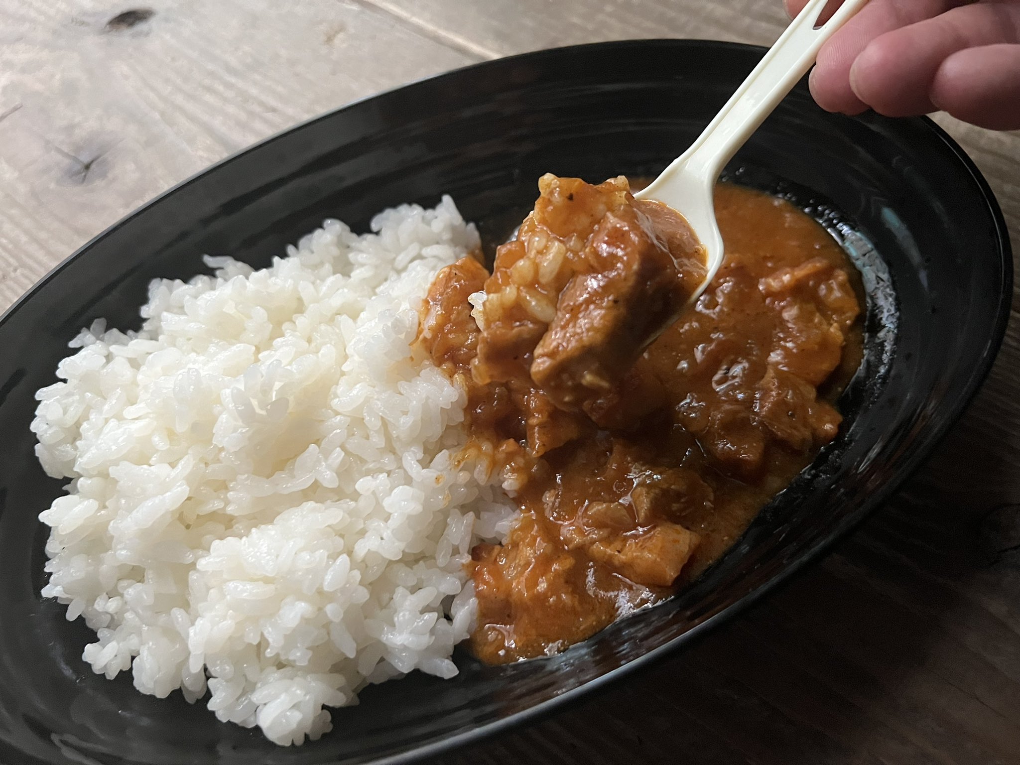 Katsu コンビニダイエット研究 意外と知られてないけど ファミマのスパイスカレーは低カロリー おまけにダイエット とか関係なく食うレベルの激ウマ 辛いもの好きには堪らないスパイシー加減 しかもタダ辛いだけじゃないビネガーの酸味とゴロゴロたっぷり