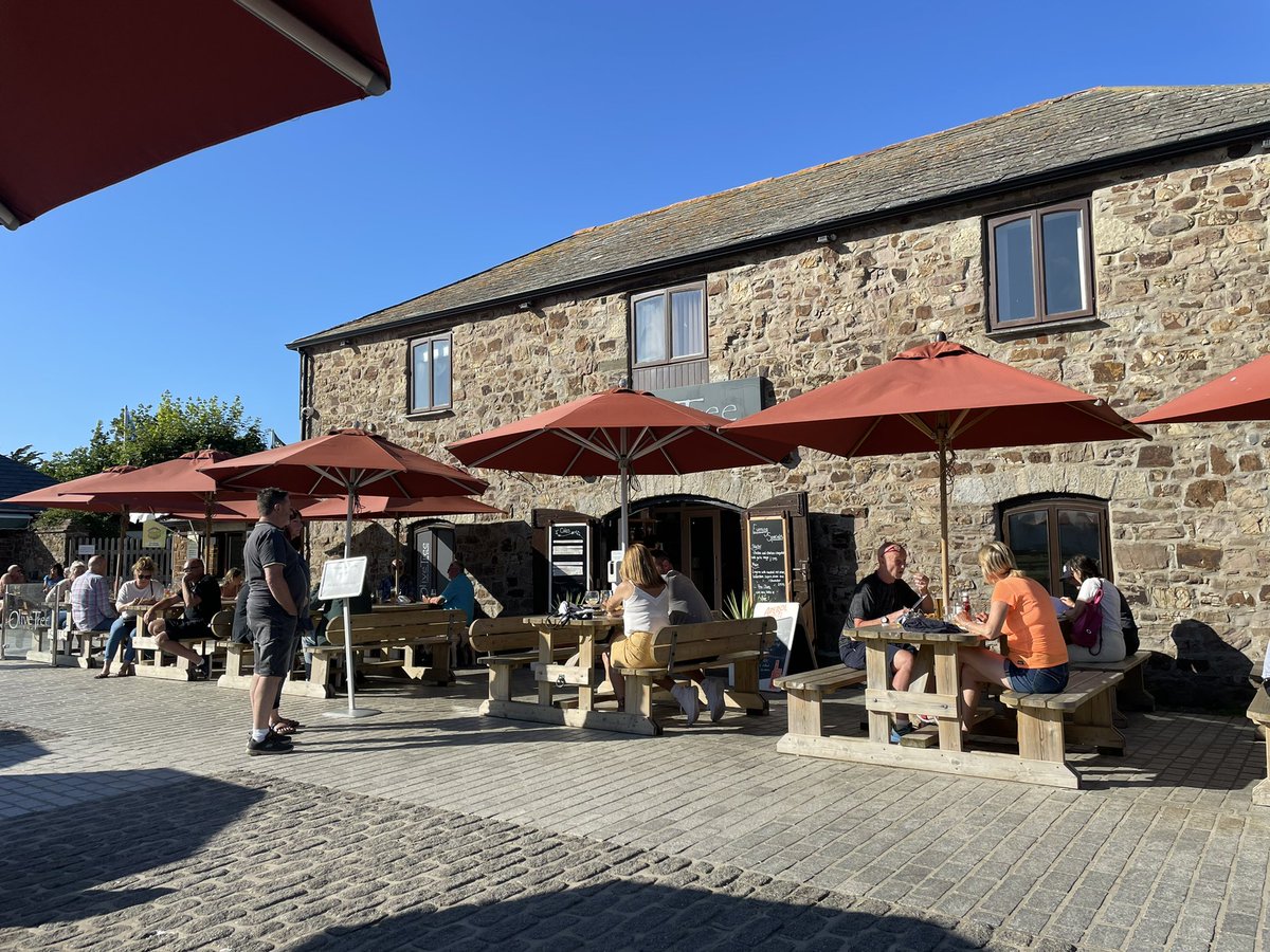 StrattonCommun1's tweet photo. Are you a Registered Nurse looking for a new challenge in a beautiful County. We currently have Band 5 vacancies at Stratton Hospital. Come and be part of an amazing team. #cornwall #worklifebalance #cft @Bryonie13 @JessSpettigue @sarahjo35942013 @sarahddaniel https://t.co/5ZbfPGHzxG
