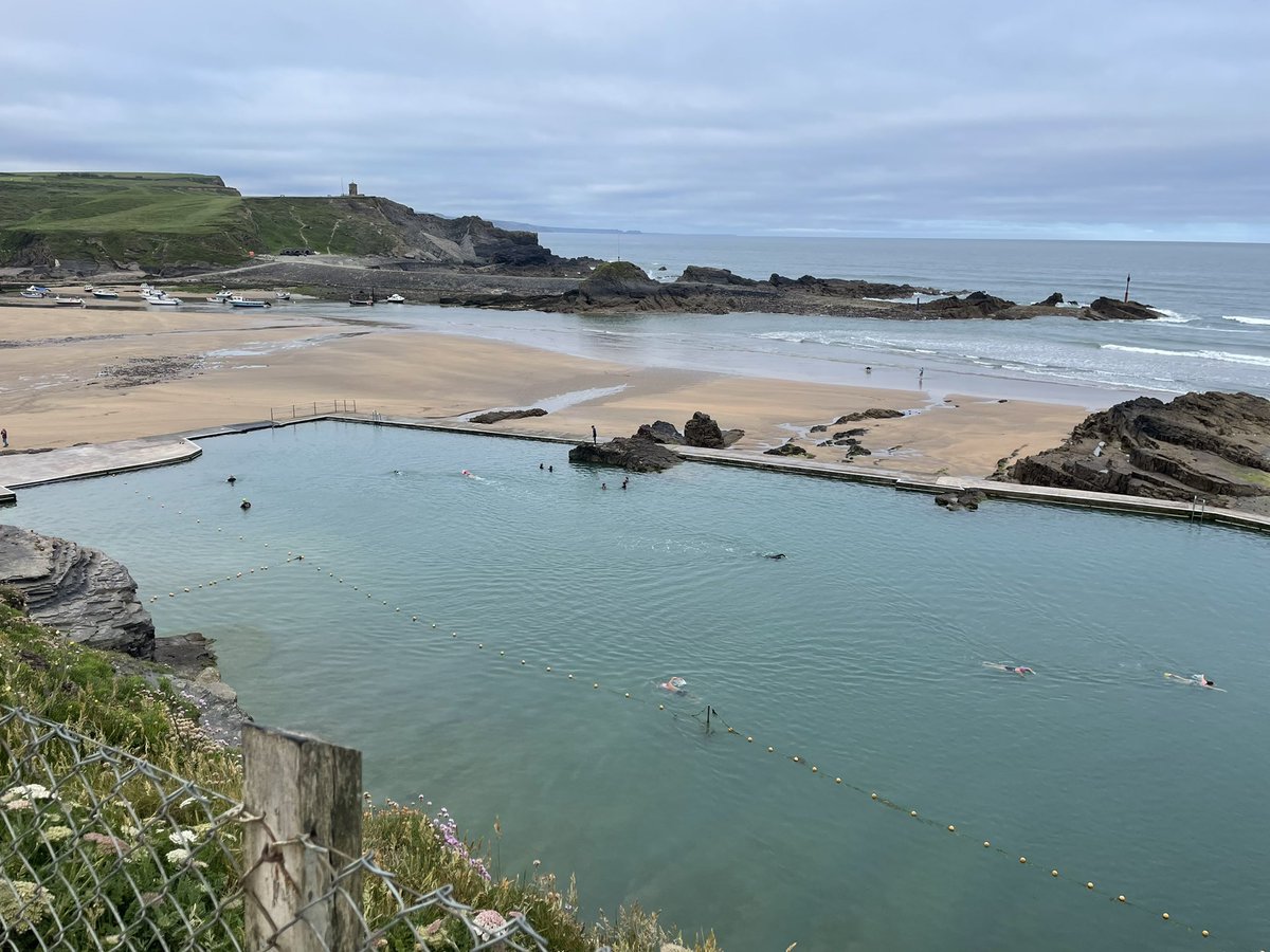 StrattonCommun1's tweet photo. Are you a Registered Nurse looking for a new challenge in a beautiful County. We currently have Band 5 vacancies at Stratton Hospital. Come and be part of an amazing team. #cornwall #worklifebalance #cft @Bryonie13 @JessSpettigue @sarahjo35942013 @sarahddaniel https://t.co/5ZbfPGHzxG
