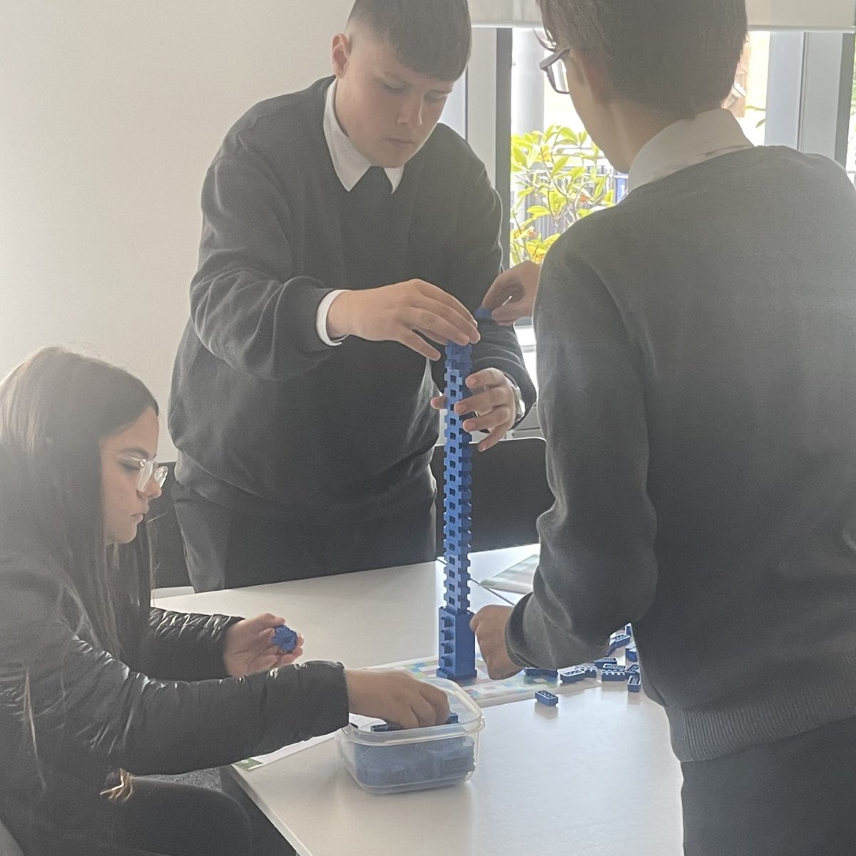 DEBP_STEM's tweet photo. Students @tbahull taking part in the Skyscraper Challenge from @ICEYorksHumber at the Engineering Extravaganza.
The young civil engineer's skills were put to the test when they were challenged to build the tallest tower using limited materials.
#EngExtraEY #CivilEngineering https://t.co/Ynzrsd63gA