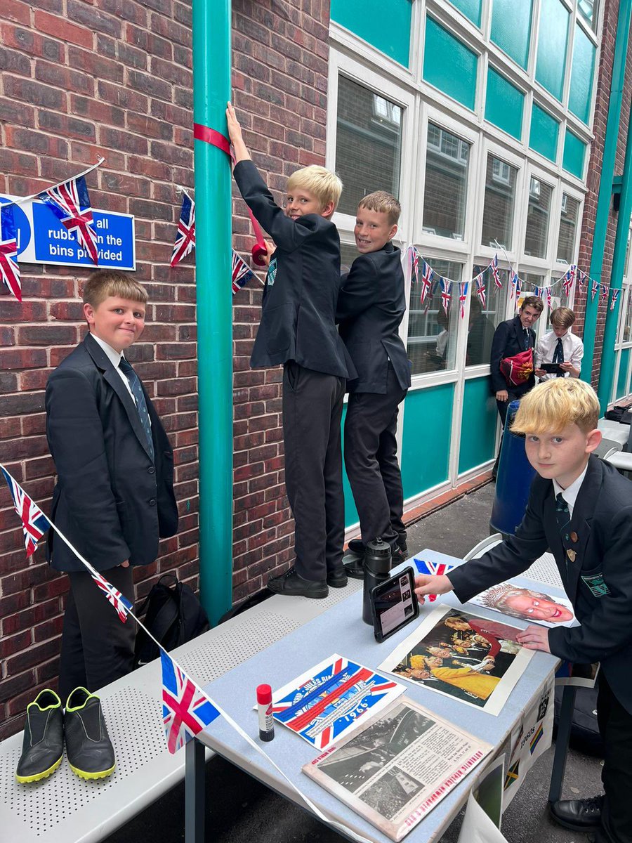 WellyTimp's tweet photo. It’s Year 7 who are throwing themselves into Project In A Day today and what a hive of activity they have created! https://t.co/INFgGfElrZ