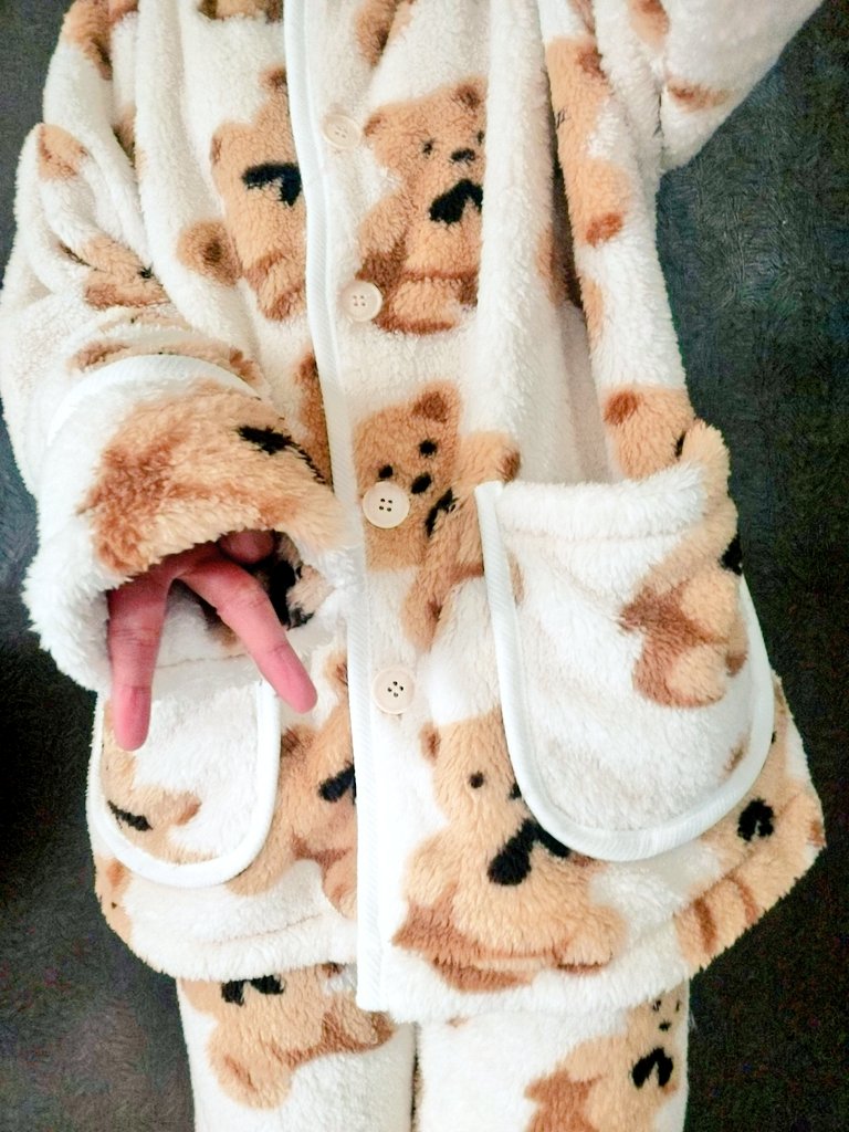 injang_garden94's tweet photo. Finally... Teddy Bear pajama here... #JUNGWON #jungwonteddybear #ENHYPEN https://t.co/OYMTHlHUSz