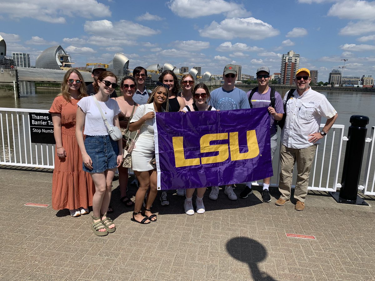 clintwillson's tweet image. Amazing weather for a visit to the #ThamesTidalBarrier with @LSU @LSUEngineering @LSU_CEE #LSUStudyAbroad22 students.