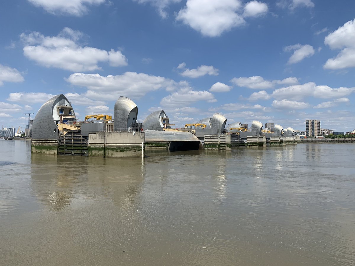 clintwillson's tweet image. Amazing weather for a visit to the #ThamesTidalBarrier with @LSU @LSUEngineering @LSU_CEE #LSUStudyAbroad22 students.