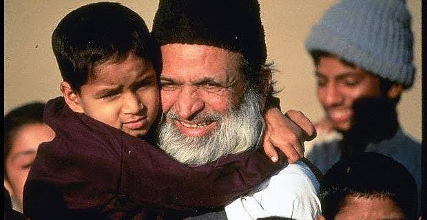 babarazam258's tweet photo. Recalling Edhi Sahab - the greatest humanitarian.

Edhi sb's entire life was dedicated to mankind without any distinction. He left us too soon but not before uplifting all of us to become a better person. His efforts and inheritance will live forever. Salute. https://t.co/hS4SnnnFhw
