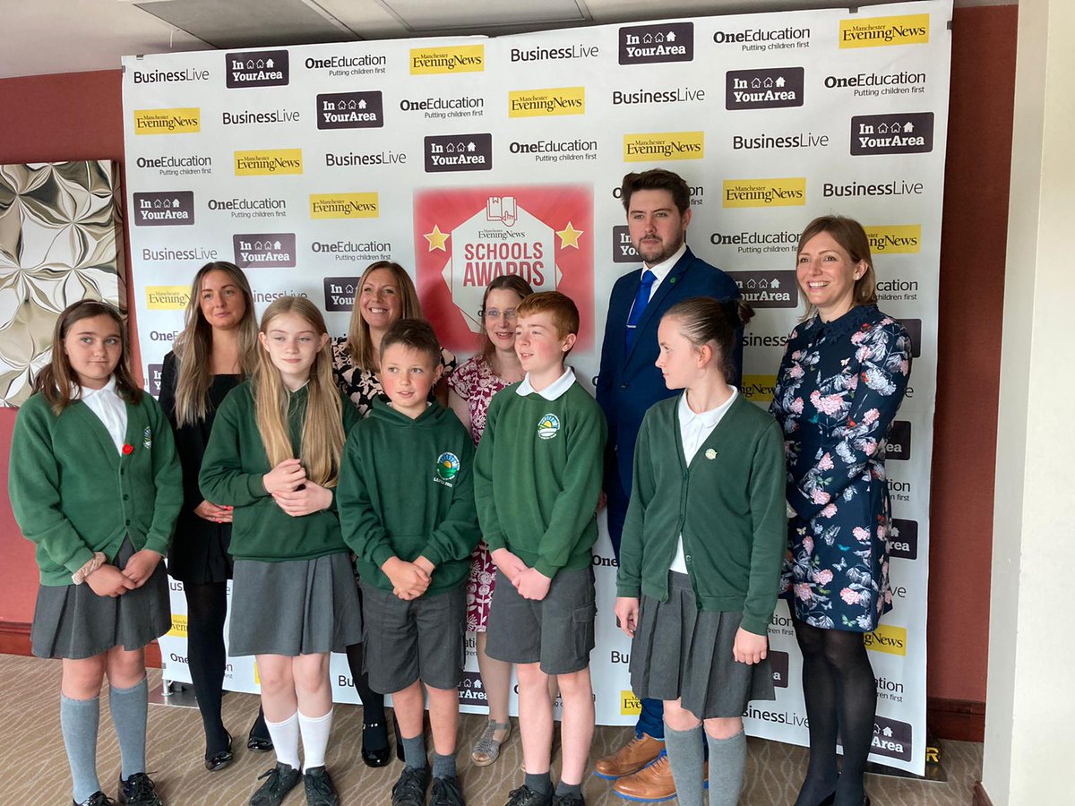 Summerseat_mps's tweet image. Having a great time at the MEN School Awards. We really enjoyed the quiz! #MENSchools2022 @OneEducation