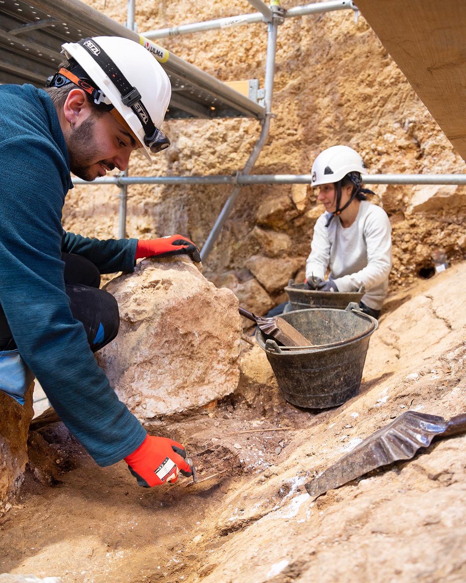 MiguelonMEH's tweet photo. Parece que el fósil de la cara encontrado en Sima del Elefante -1,4 millones años- reescribirá el libro de la evolución humana. #Atapuerca2022 fotos @FATAPUERCA https://t.co/2ETlLb5XOV