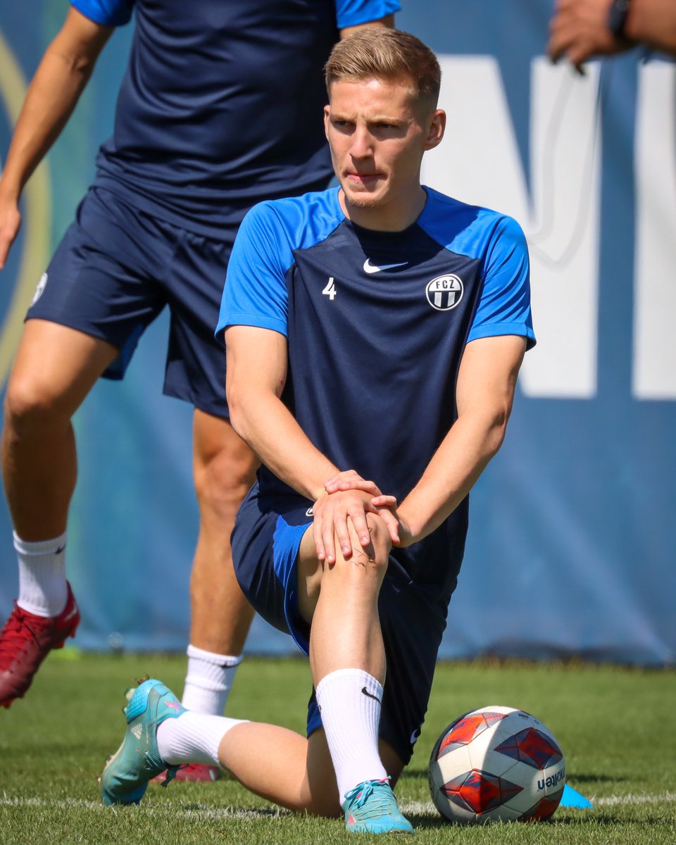 fc_zuerich's tweet photo. Seit gestern wieder im Mannschaftstraining - willkommen zurück auf dem Platz, Becir! 💪🏽

#fcz #stadtclub #NieUsenandGah https://t.co/EQrqE4bQ4A