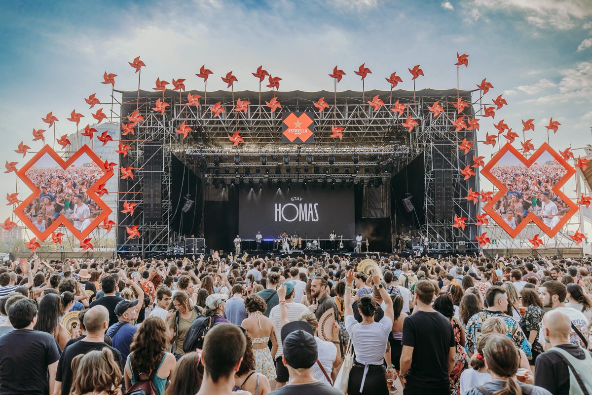 Sorpresas te da el Cruïlla 🎁 Fantasia absoluta de <a href="/stayhomas/">STAY HOMAS</a> amb <a href="/rubenblades/">Rubén Blades</a> de mestre de cerimònies 💕

Recorda que el rei de la salsa torna aquest dissabte a l'Escenari <a href="/EstrellaDammCat/">Estrella Damm Cat</a> 💛