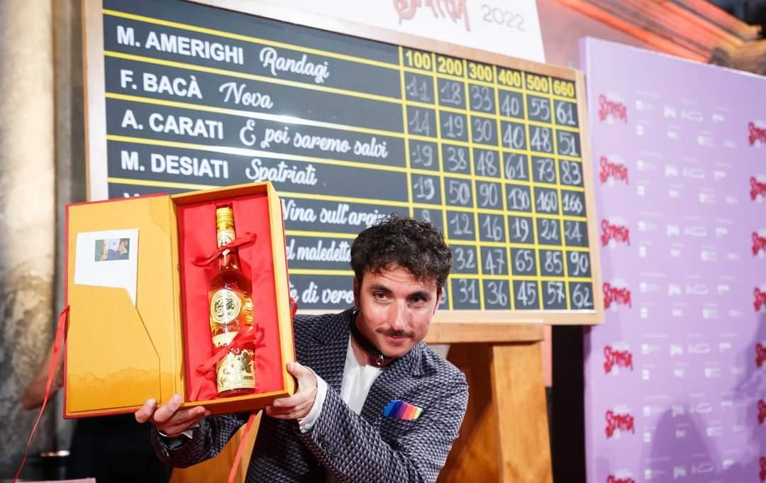 📚 Mario #Desiati vince la 76ª edizione del <a href="/PremioStrega/">PremioStrega</a> con il #romanzo “Spatriati”, pubblicato da <a href="/Einaudieditore/">Einaudi editore</a>. Le nostre congratulazioni all'autore pugliese! 👏👏👏

#MarioDesiati #Strega2022 #CasaLettori <a href="/Maria_AnnaPatti/">Maria Anna Patti</a> <a href="/Letteratitudine/">Letteratitudine ©</a>