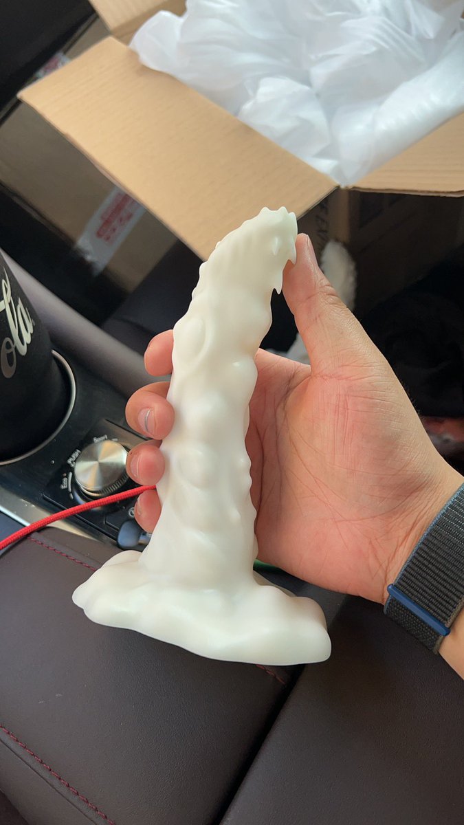 lex12138's tweet photo. 经过探讨后改进了一下 已经是3.0版本了，两个尺寸差的有点大是我没想到的
后续会再做中号出来
再重申一下不会有倒钩，倒钩会磨掉的
接下去会尽快安排开模然后试做
敬请期待吧 https://t.co/YWHFW7N861