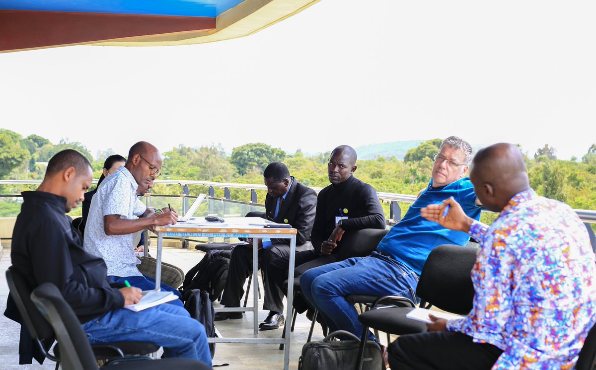 A very fulfilling and intriguing 2 days at Bahir Dar University  discussing the lessons from ACGG as we move to a broader Tropical Chicken Genetic Solutions #TPGS. Learn more about the program here: ilri.org/news/african-c…
@bdueduet 
<a href="/ILRI/">ILRI.org</a>