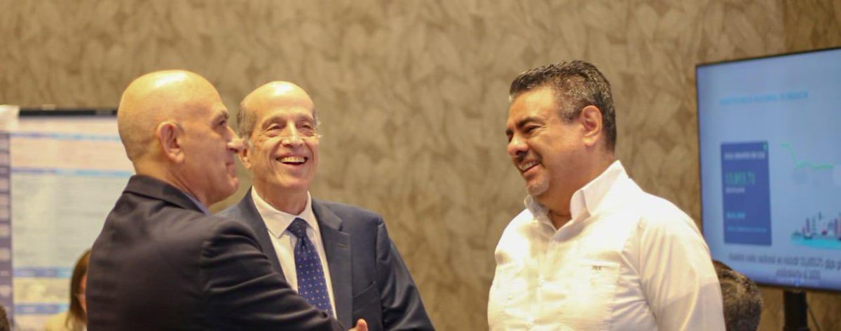 Siempre ha sido grato trabajar con el amigo <a href="/IsaPavel/">Pável Isa Contreras 🇩🇴</a>, hombre ecuánime, brillante y experto en políticas públicas y económicas. Sin lugar a dudas, el <a href="/mineconomiard/">Ministerio de Economía, Planificación y Desarrollo</a> continúa en buenas manos. Un placer seguir colaborando con él en esta nueva posición. ¡Adelante, ministro!