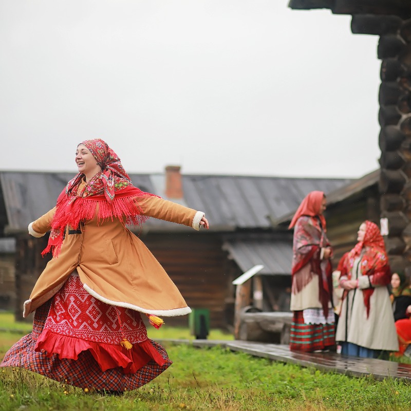 lusatiaglow's tweet photo. Even today, the Slavic traditional costumes are worn in everyday life or for celebrations.
#łužica #łužyca #sorbs #serbja #slavs #minorities #wends #europe #brandenburg #culture #saxony #eu https://t.co/L18KkS4UBR