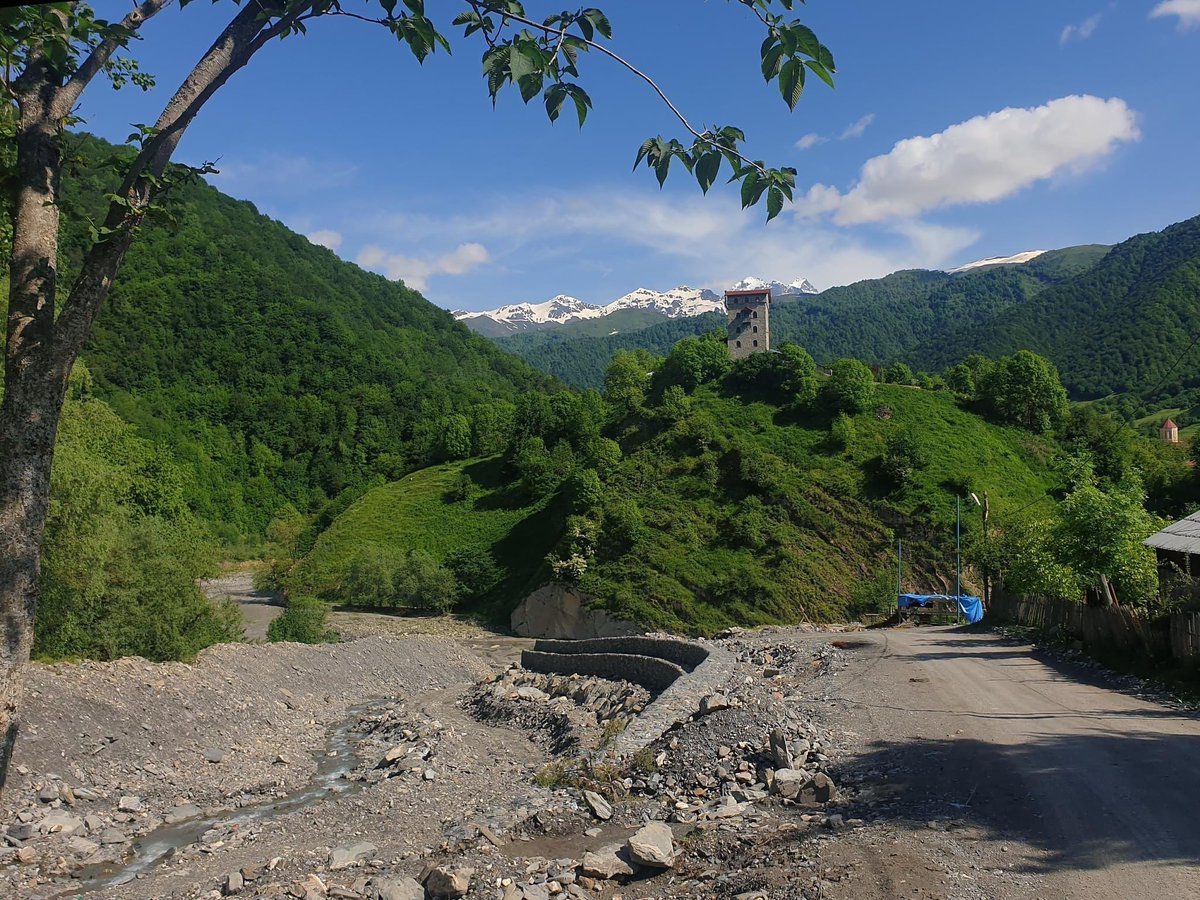 SouthCaucasus's tweet photo. 2/2 En route from #Tsageri to #Gona in the upper Rioni Valley. via Wilhelm Weber #ReiseKnowHowGeorgien https://t.co/5X1N4YWadZ
