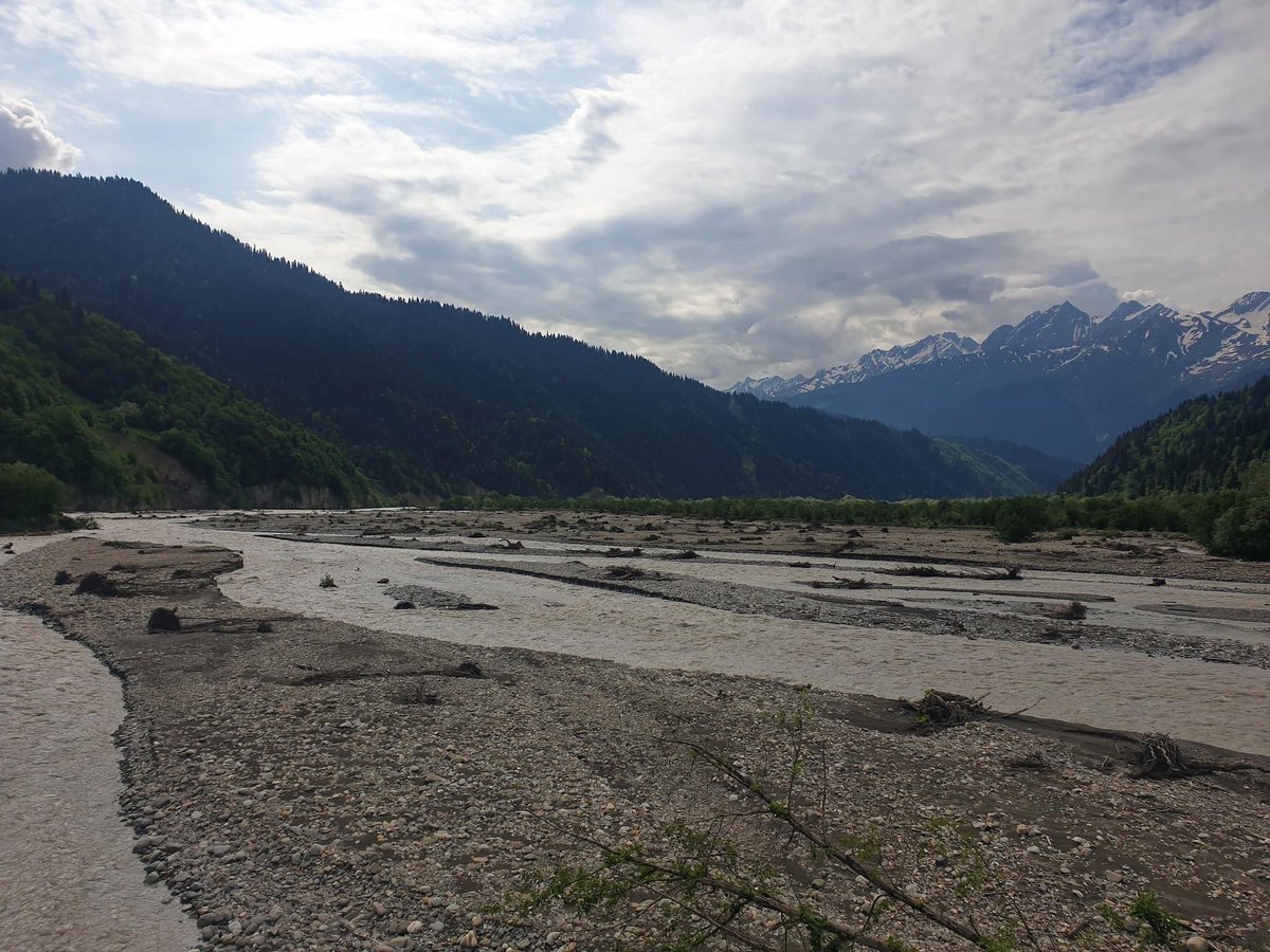 SouthCaucasus's tweet photo. 2/2 En route from #Tsageri to #Gona in the upper Rioni Valley. via Wilhelm Weber #ReiseKnowHowGeorgien https://t.co/5X1N4YWadZ