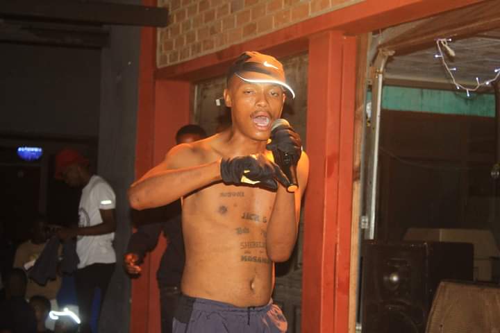 shebeshxt's tweet photo. #Midi_Knife
#BlingSkats
#Mosama45
#Jack5
#Shebewele
#Shebeshxt
#Shebeshisa
#ShebeSoul
#Shebeleza
#Shebezaka
#BAD4Life https://t.co/Zjw5KYR6XU