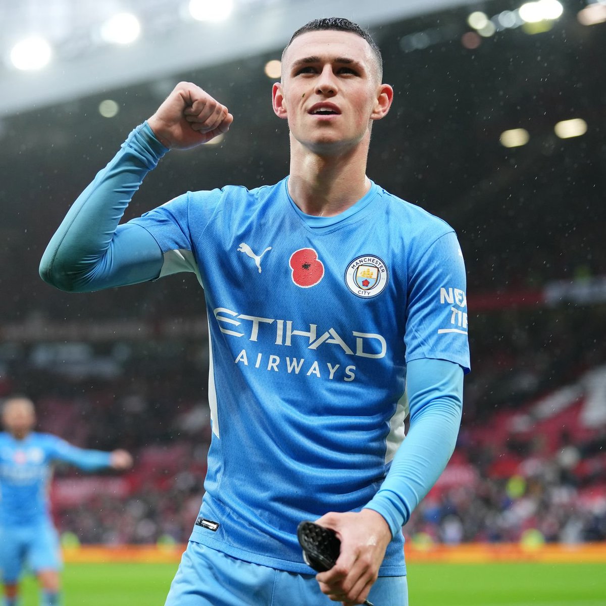 ManCityzenscom's tweet photo. Foden and De Bruyne supplying Haaland.

No one's ready for this link up. ⚡ https://t.co/2nLtOlRgds