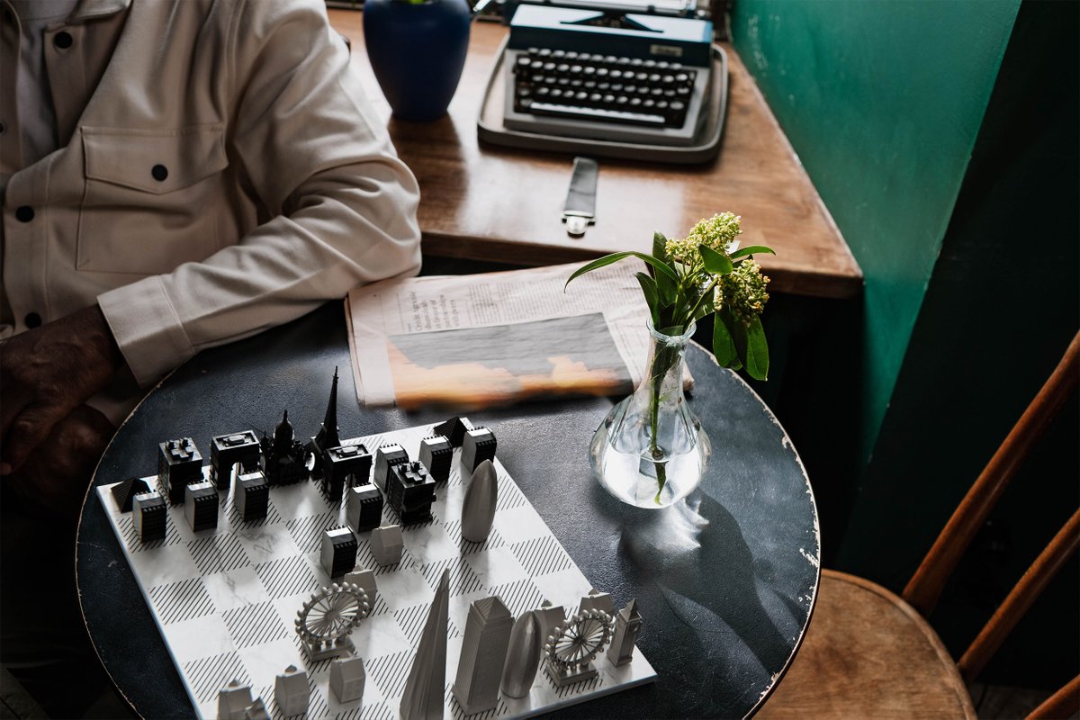 SkylineChess's tweet photo. "A tale of two cities"

Paris plays the French Defence opening against London in this special edition game ♟️

#skylinechess
#chess
#frenchdefence
#chessopenings
#charlesdickens https://t.co/WkkkBNXouM