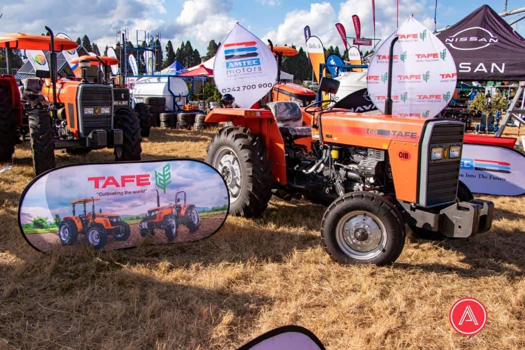 AmtecTafe's tweet photo. #TAFE #TRACTORS Cultivating #Zimbabwe.

#TAFETractors #TractorImplements 

Call/Whatsapp +263715811589/ +263778214011. https://t.co/2jPrkipYab