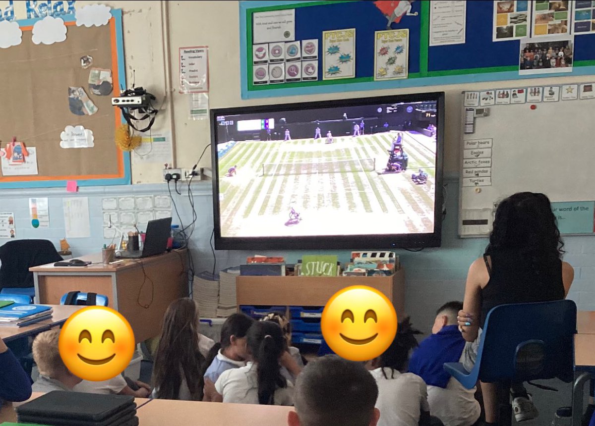 MrTriance's tweet photo. Taking in Wimbledon this afternoon in Derwent!  Pass the 🍓 and cream! https://t.co/wl33PNuW5s