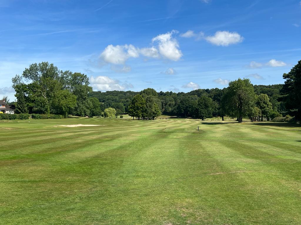 LtdGaskell's tweet photo. At @ChevinGolf Club for Caxton Builders Midlands &amp; Stofix's Corporate Golf day &amp; the weather is perfect!

Let's see how the game goes!  Have a great weekend everyone!

#caxtonbuilders #corrivo #stofix #forsterconstruction #healthandsafetytraining #derbyshire #derby #burtonontrent https://t.co/FnZdxwFaIb