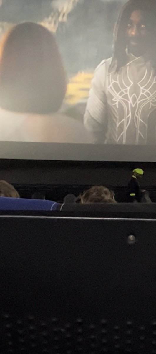 TamzMorgan's tweet photo. 5: See below unfortunate experience. 
How do you see a movie scene through a brightly lit room?
Answer: YOU DON’T. https://t.co/ryH2mLq1dO