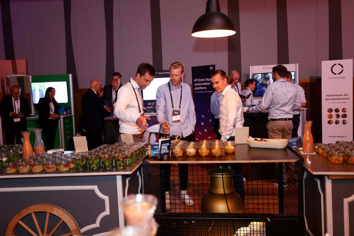 Wir sind überwältigt 🤩 von eurem positiven Feedback zu unserem World of Data 2022.
Danke an alle Teilnehmer:innen, Speaker und Premium Partner die mit dabei waren.
#worldofdata22 #event #data #analytics #martech